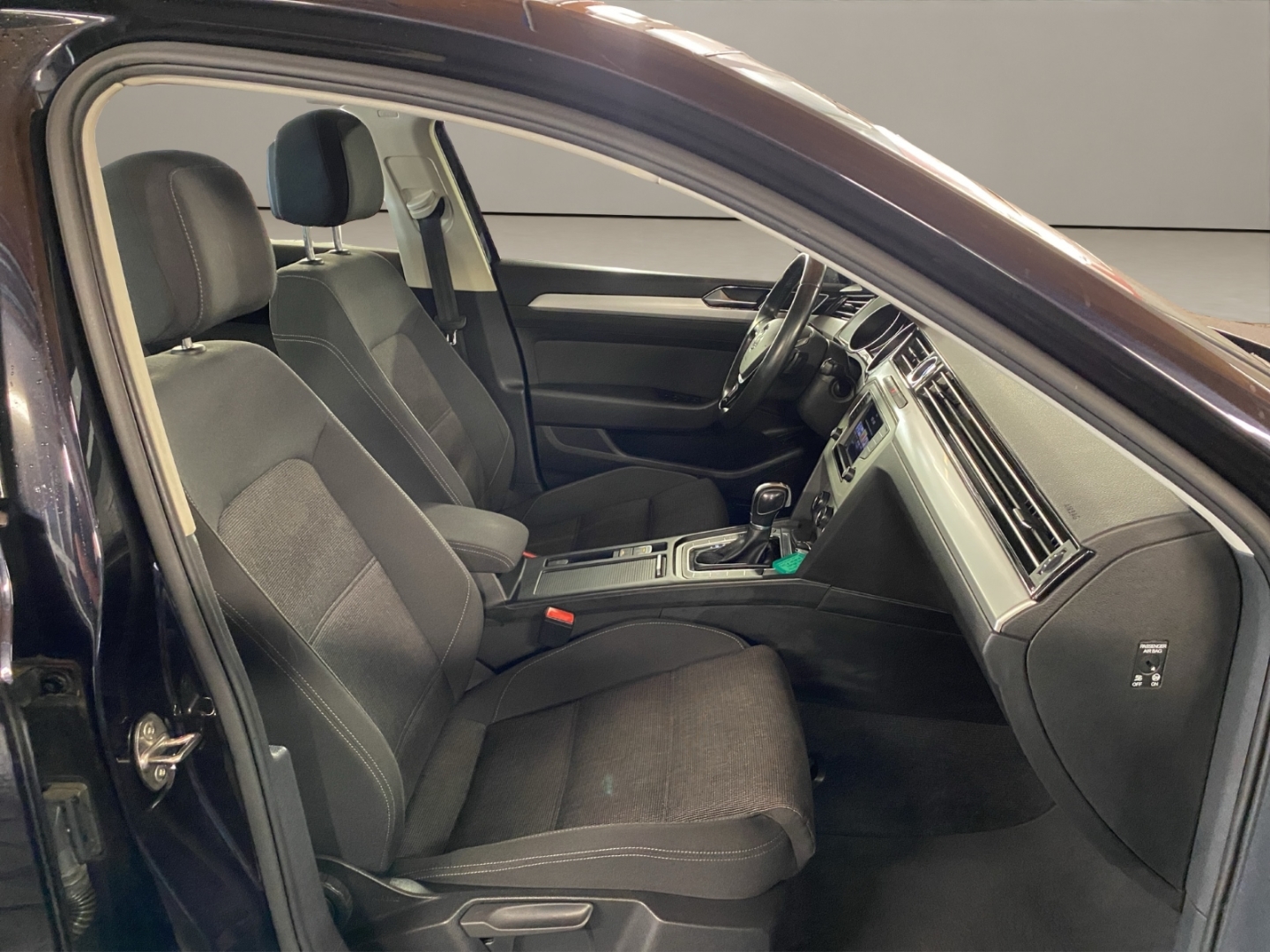 VW Passat 2.0 TDI DSG,Navi, ACC,Tempomat,Climatronic,Sitzheizung, deep black perleffekt (schwarz) – Bild 16