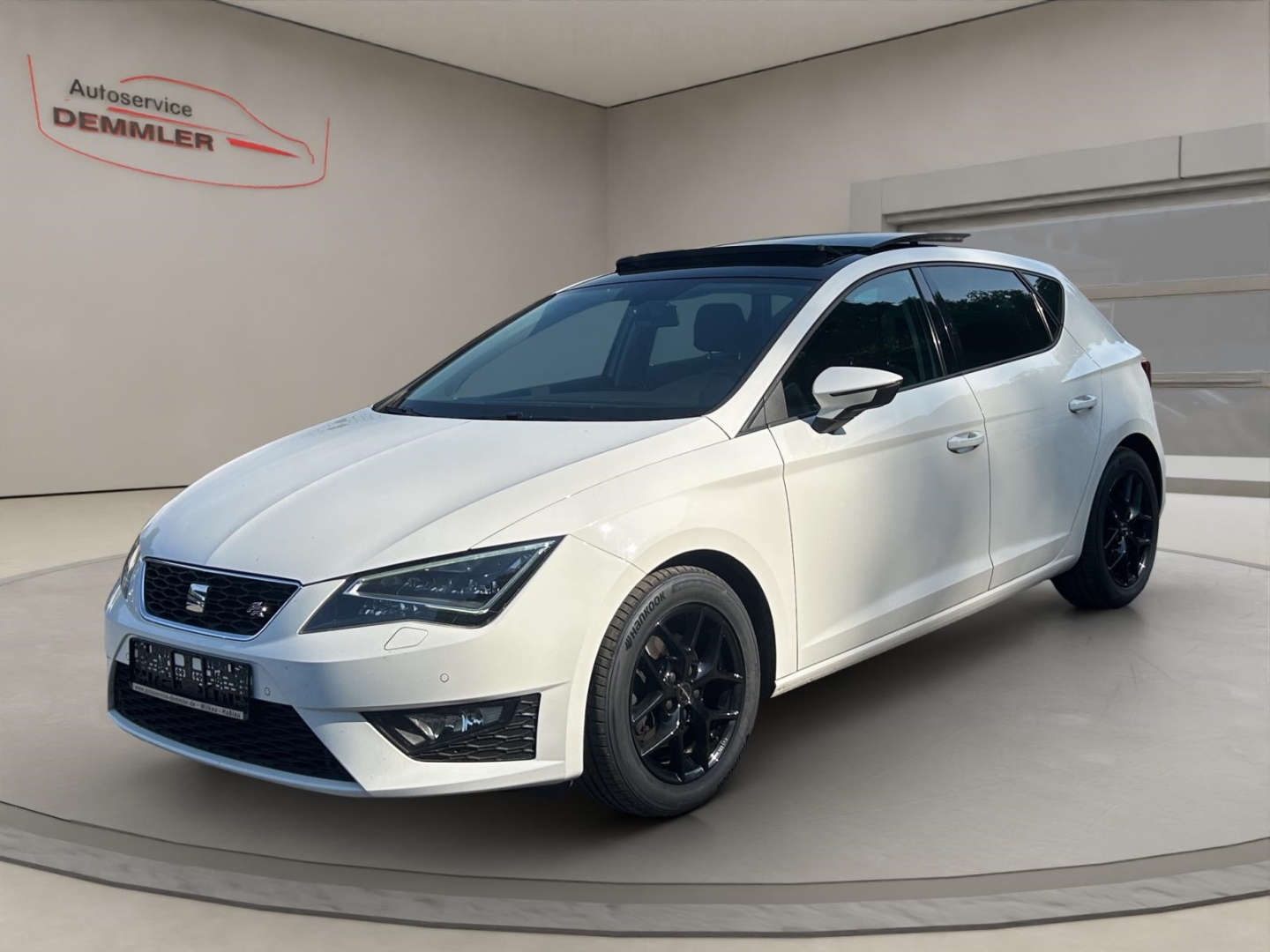 Seat Leon FR,LED,Climatronic,Pano-Dach,Navi,AHK,Winter-Paket, candy weiss