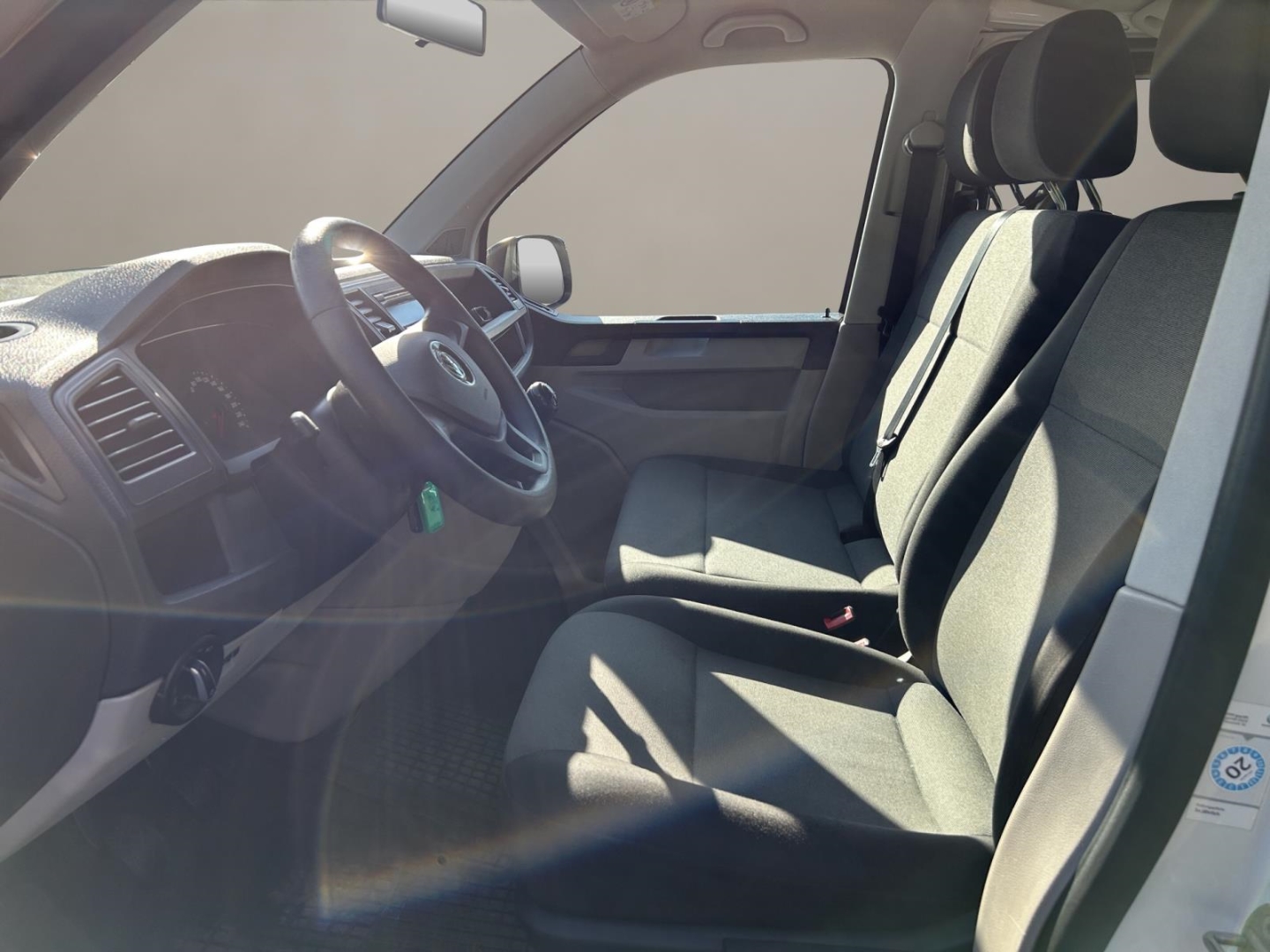 VW T6 Kombi Klimaanlage ,Nebelscheinwerfer, Radio, candy-weiß – Bild 9