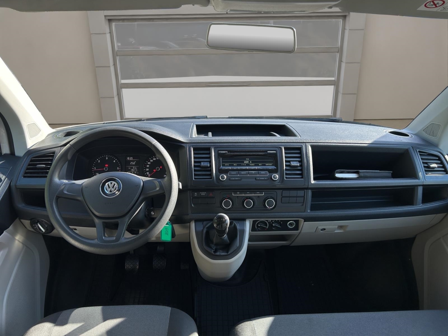 VW T6 Kombi Klimaanlage ,Nebelscheinwerfer, Radio, candy-weiß – Bild 11
