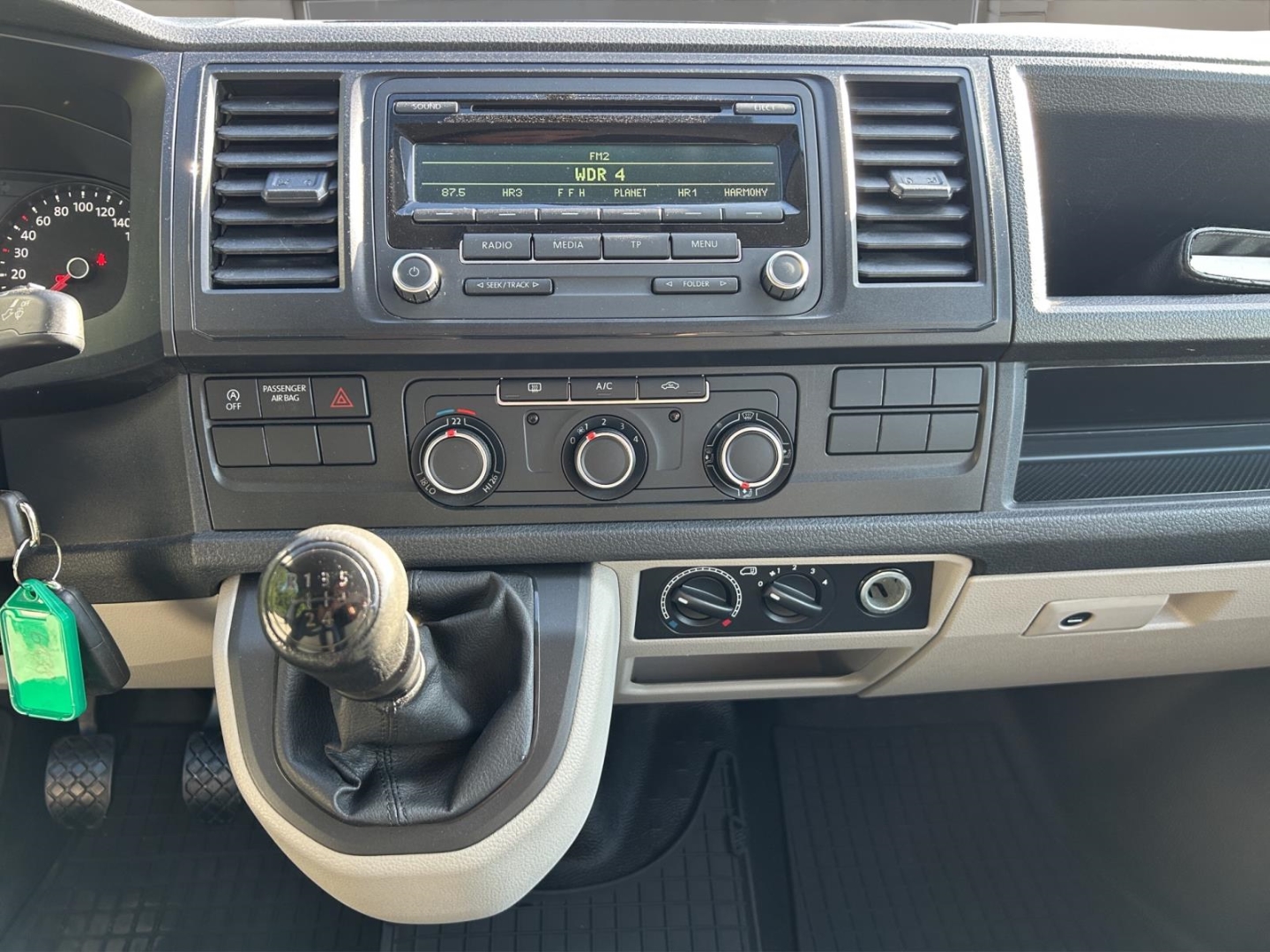 VW T6 Kombi Klimaanlage ,Nebelscheinwerfer, Radio, candy-weiß – Bild 13