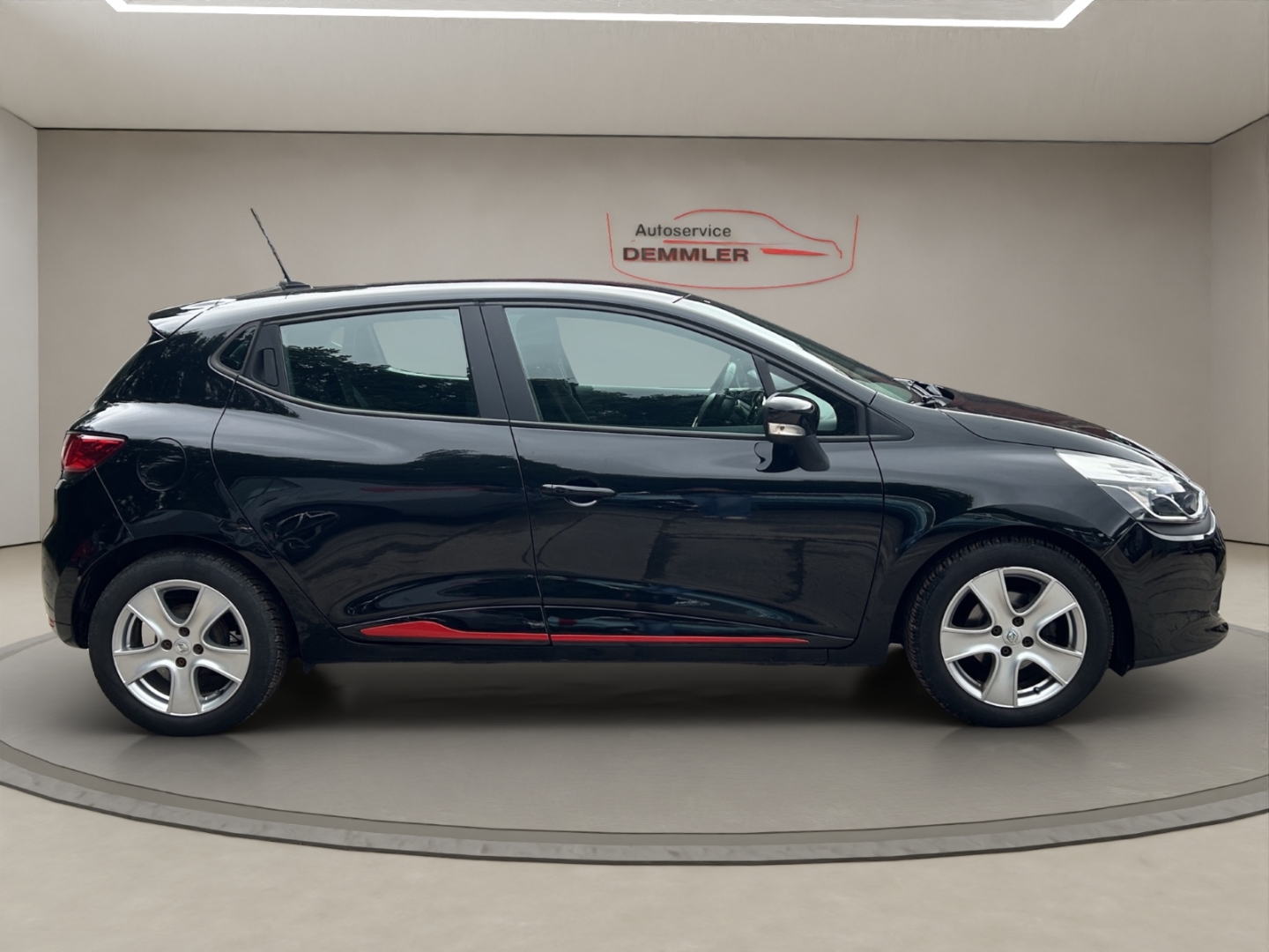 Renault Clio IV Dynamique, Navi, Klima, Tempomat, CarPlay, sternen-schwarz – Bild 4