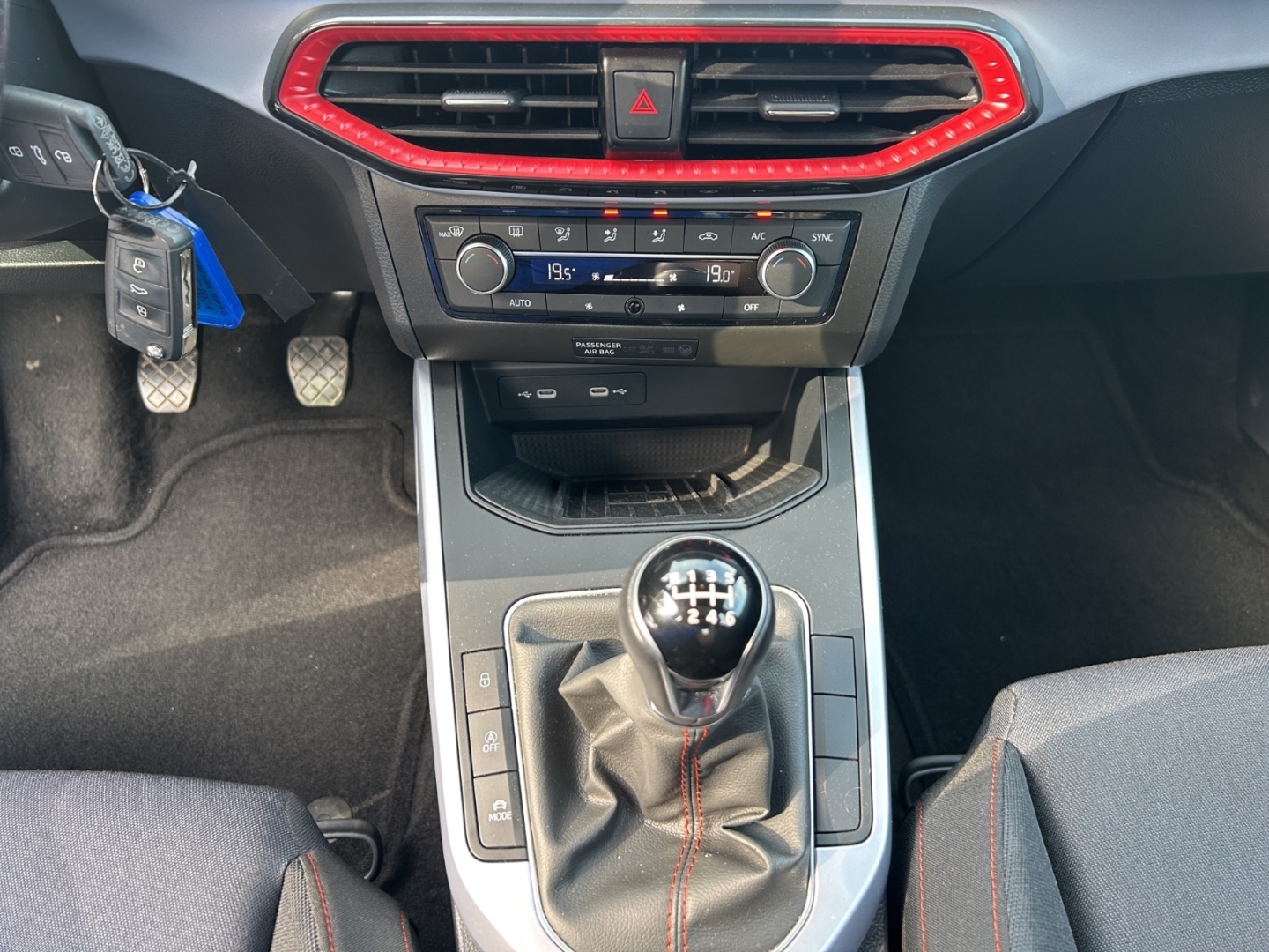 Seat Arona FR ,LED,Climatronic,Navi,Tempomat,DAB,Parksensoren, reinrot – Bild 13