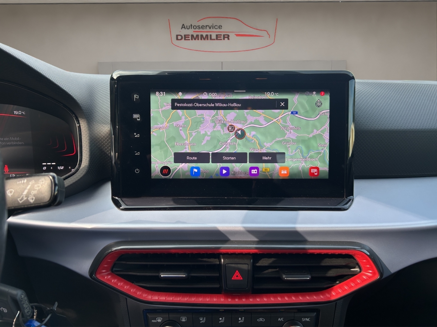 Seat Arona FR ,LED,Climatronic,Navi,Tempomat,DAB,Parksensoren, reinrot – Bild 14