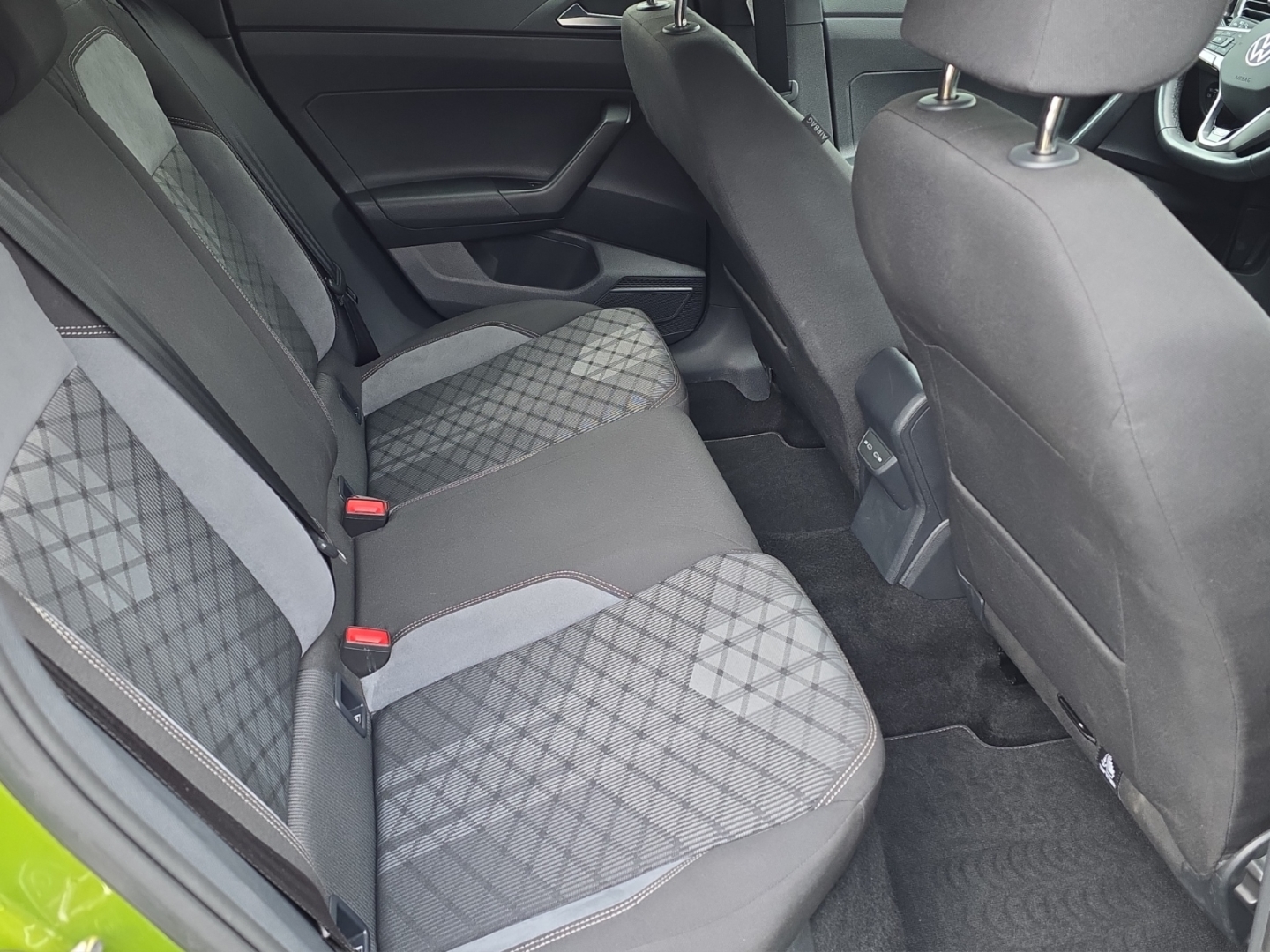 VW Taigo Life, visual green metallic (gruen) – Bild 10