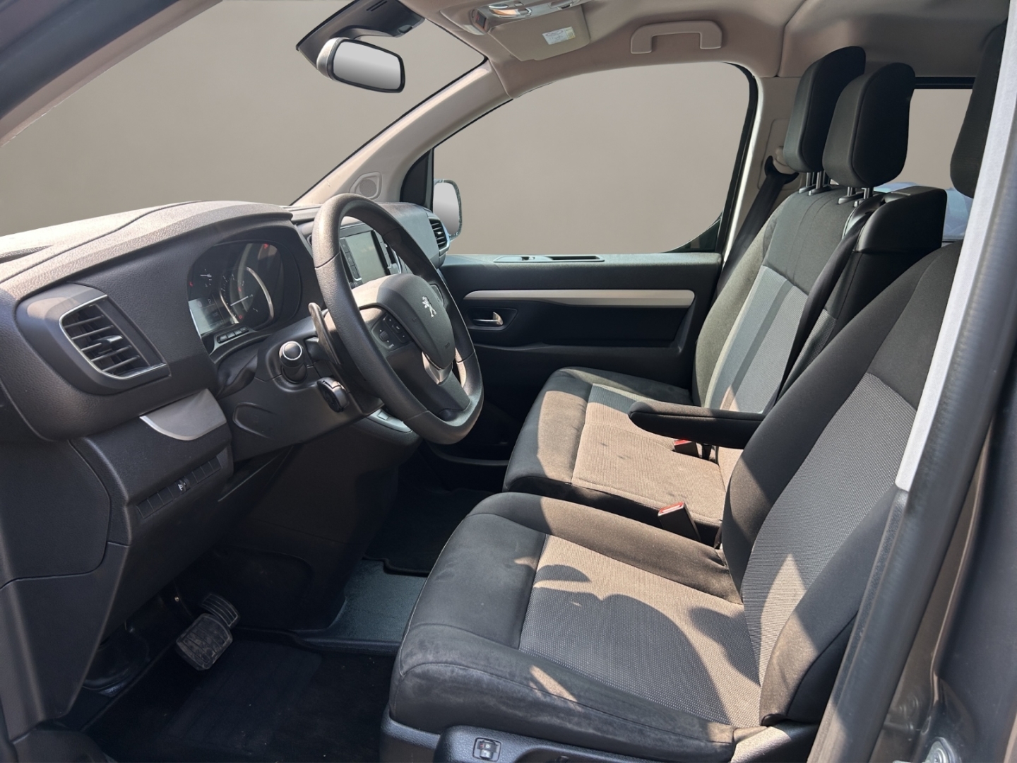 Peugeot Traveller Business,Climatronic,AHK,R.Kamera,Tempomat,Parksensoren, lackierung platinium-grau/typ aussenverkleidung lackiert – Bild 8
