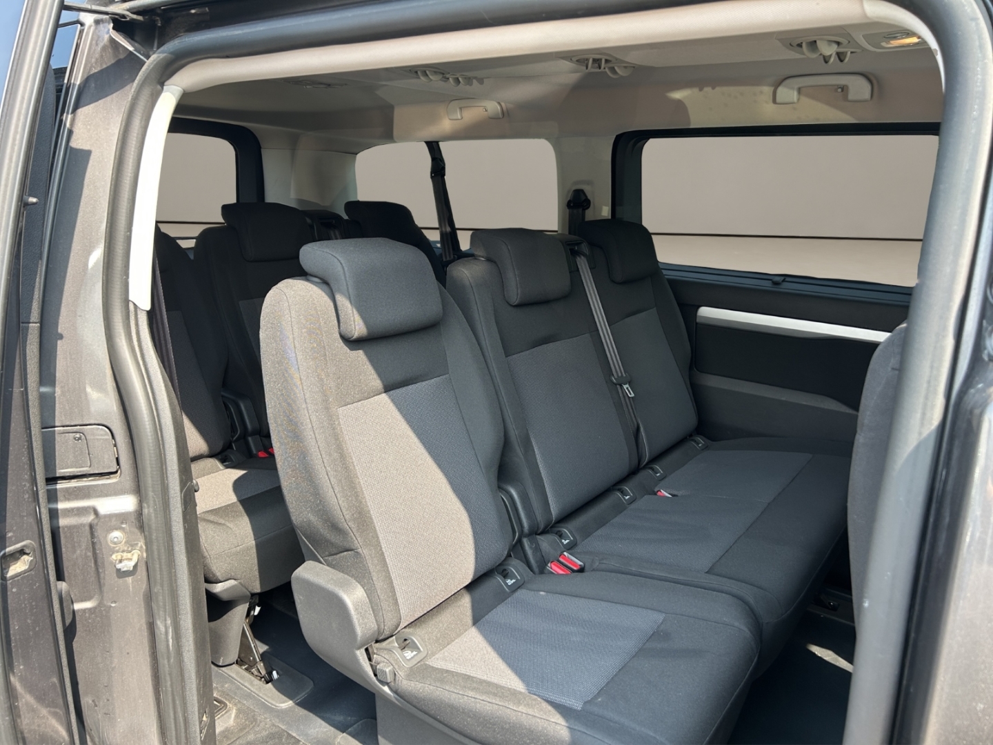 Peugeot Traveller Business,Climatronic,AHK,R.Kamera,Tempomat,Parksensoren, lackierung platinium-grau/typ aussenverkleidung lackiert – Bild 15