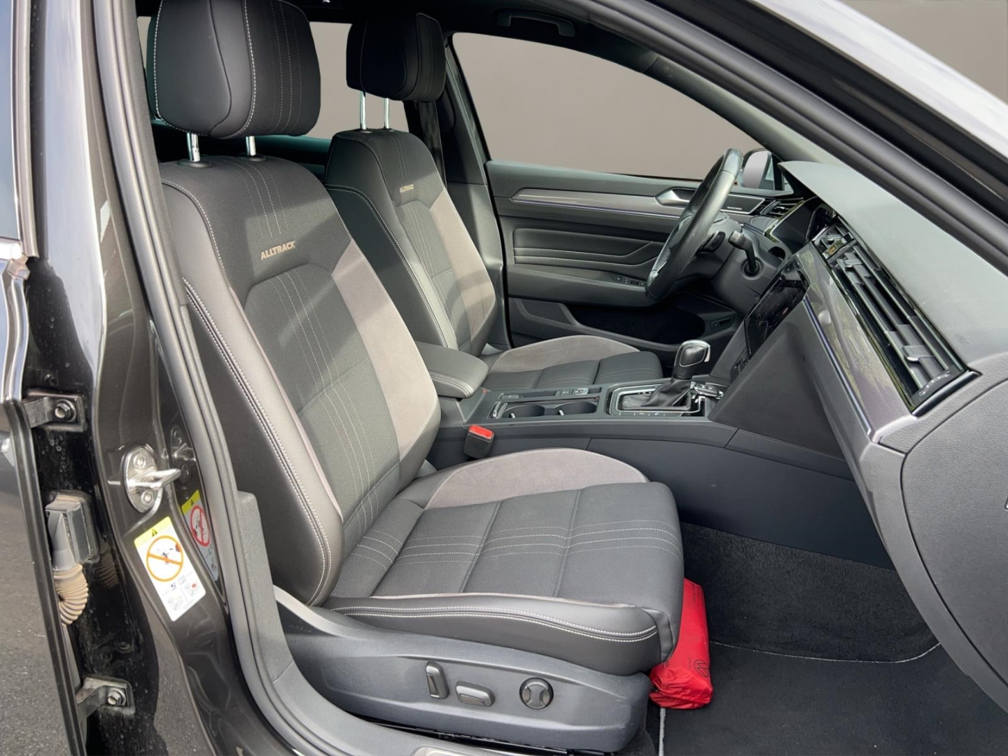 VW Passat Alltrack DSG 4Motion,AHK,Standheizung,Panorama, mangangrau metallic – Bild 15