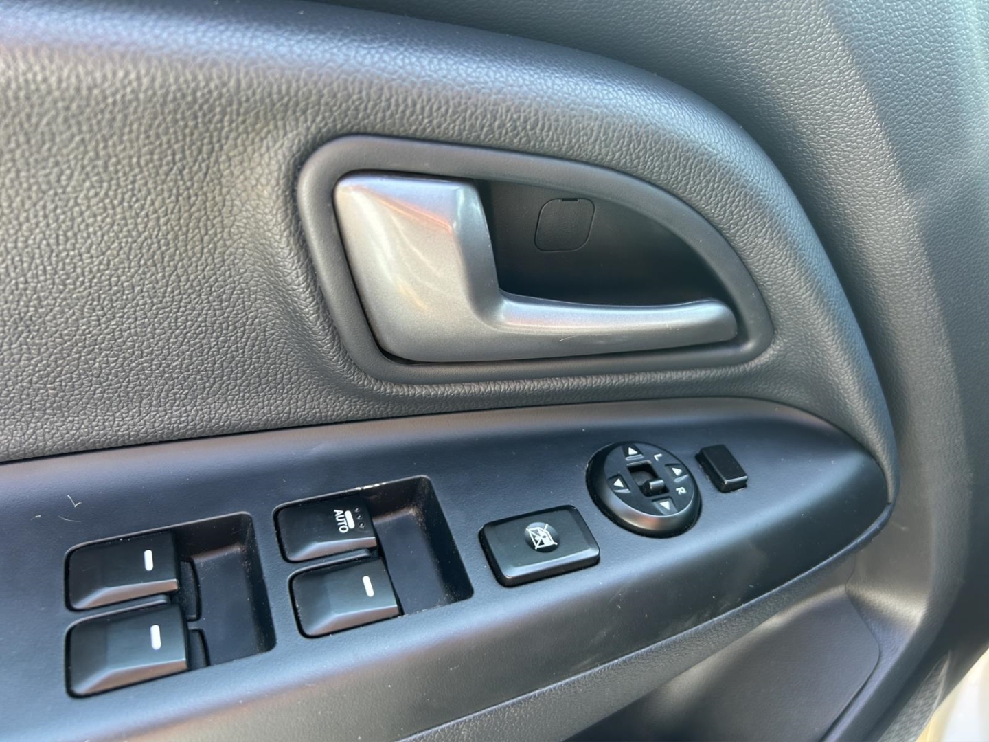 Kia Rio Spirit,Einparkhilfe,Lenkradheizung, Klimaanlage, fresh beige met. – Bild 10