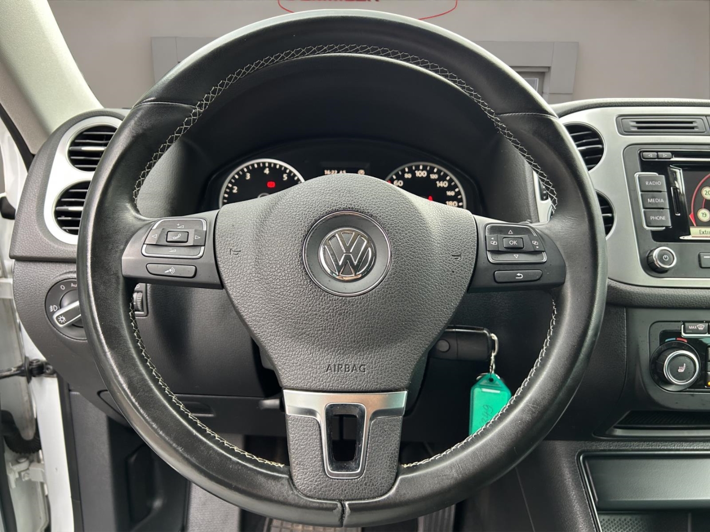 VW Tiguan Cup Sport & Style ,Climatronic,Sitzheizung,PDC, weiss – Bild 12