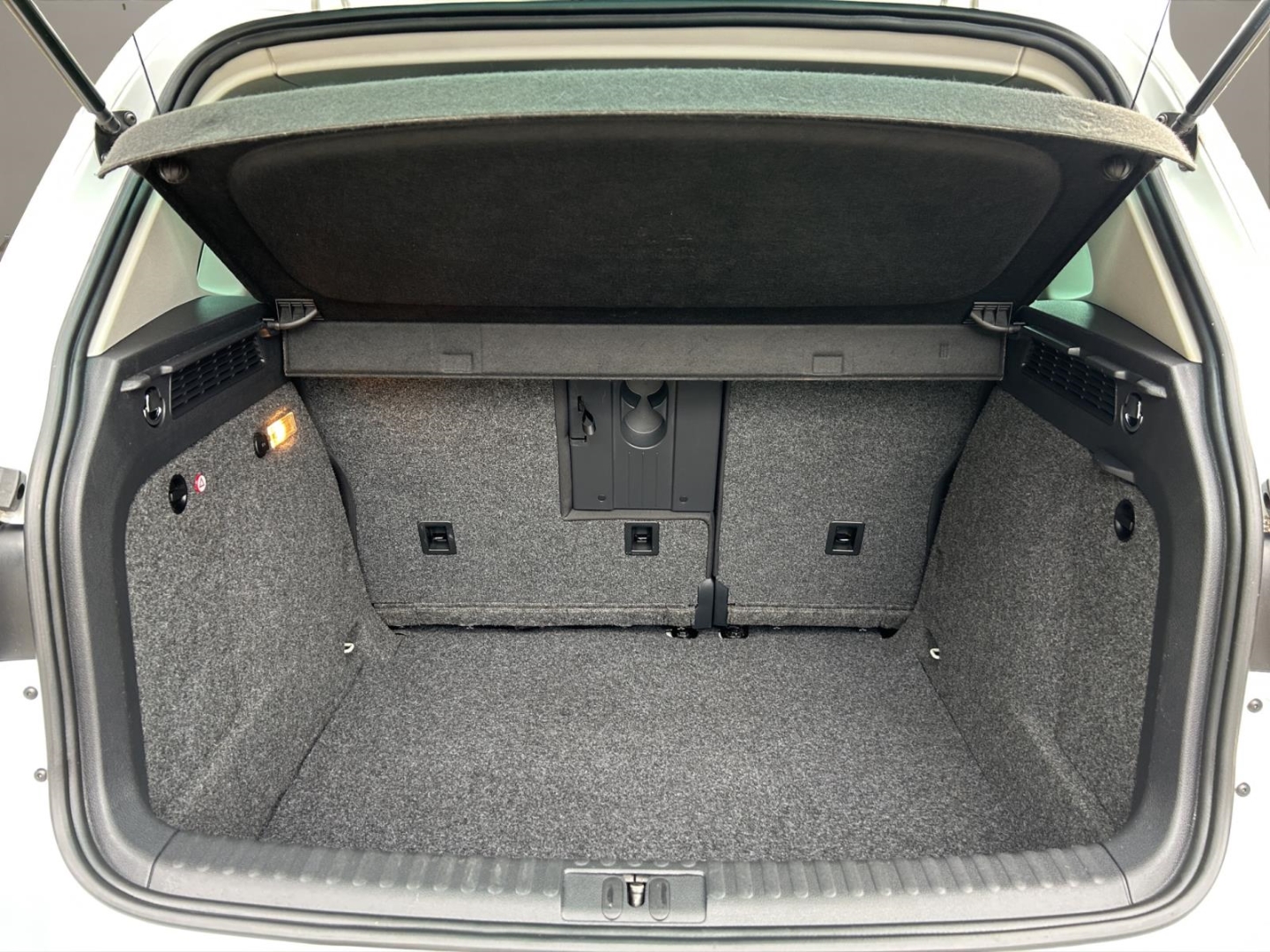 VW Tiguan Cup Sport & Style ,Climatronic,Sitzheizung,PDC, weiss – Bild 17