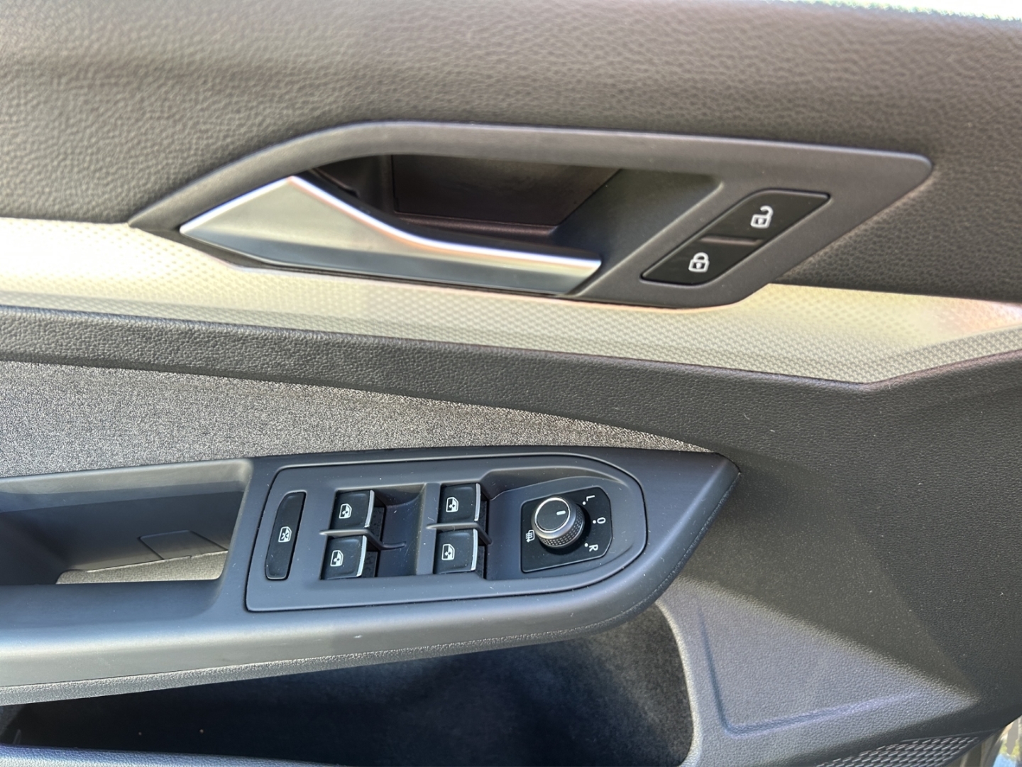 VW Golf VIII LED,ACC,Climatronic,App-Connect,Tempomat,PDC, uranograu – Bild 10