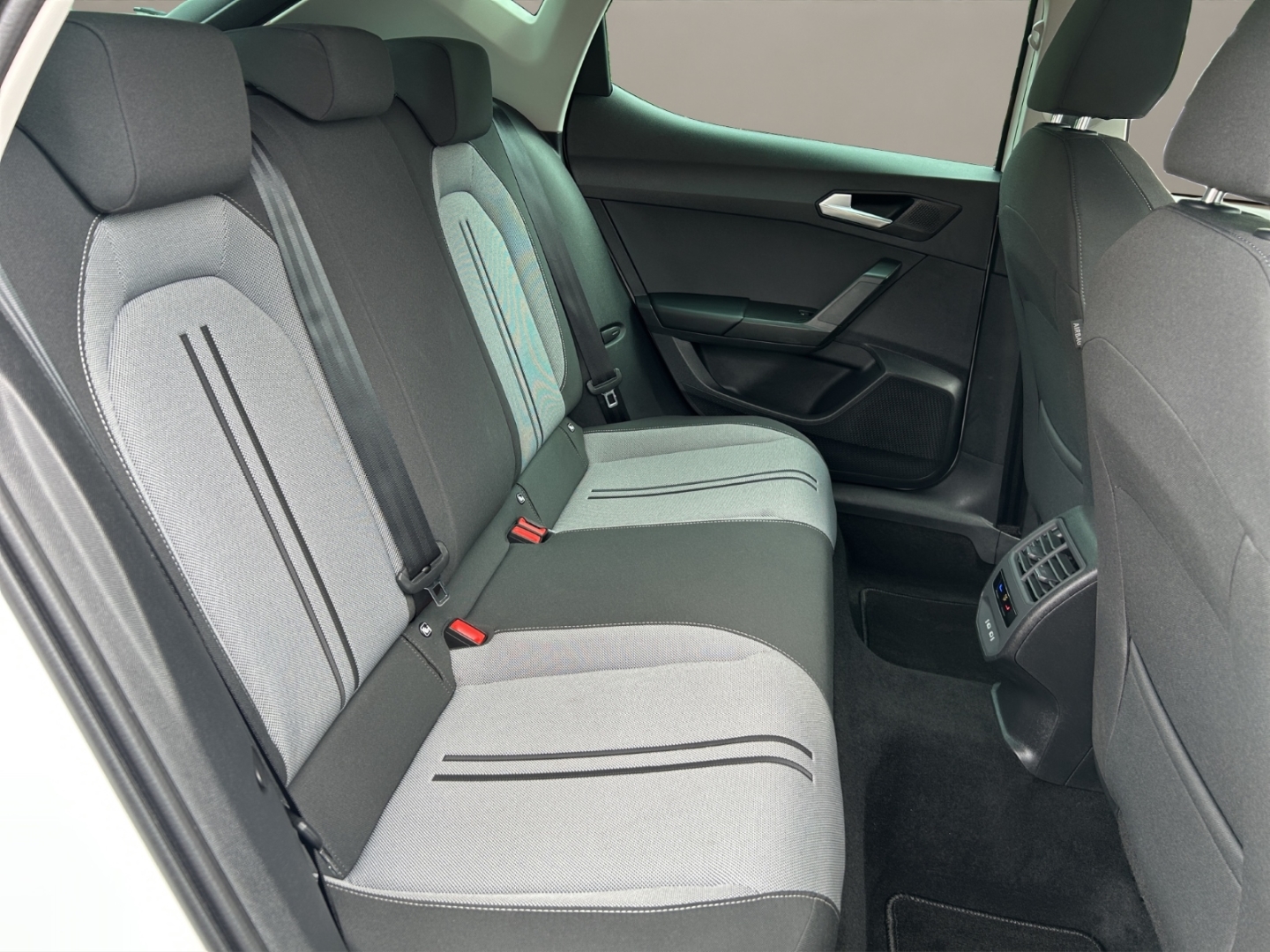 Seat Leon Style,LED,DAB,Tempomat,Winterpaket,Climatronic,PDC, candy weiss – Bild 16