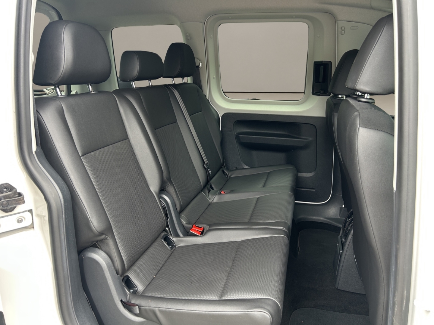 VW Caddy 2.0 TDI, Climatronic, Tempomat ,Parksensoren, candy-weiß – Bild 16
