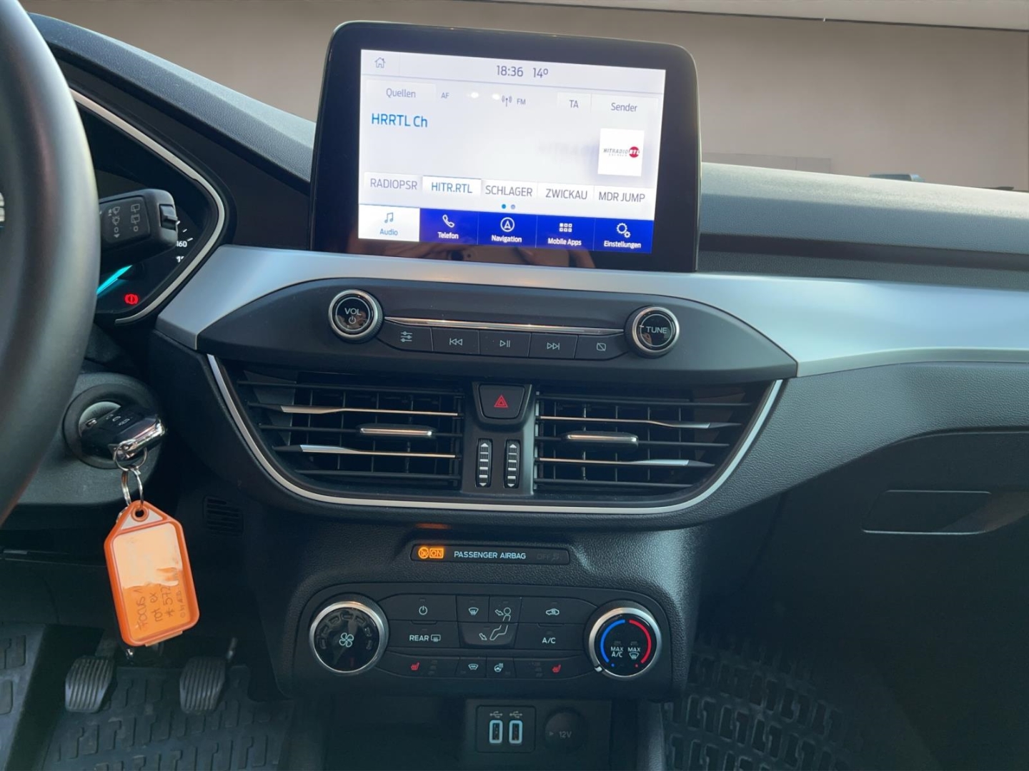Ford Focus LED,Navi,Tempomat,R.-Kamera,Winter-P.,DAB, race-rot – Bild 14