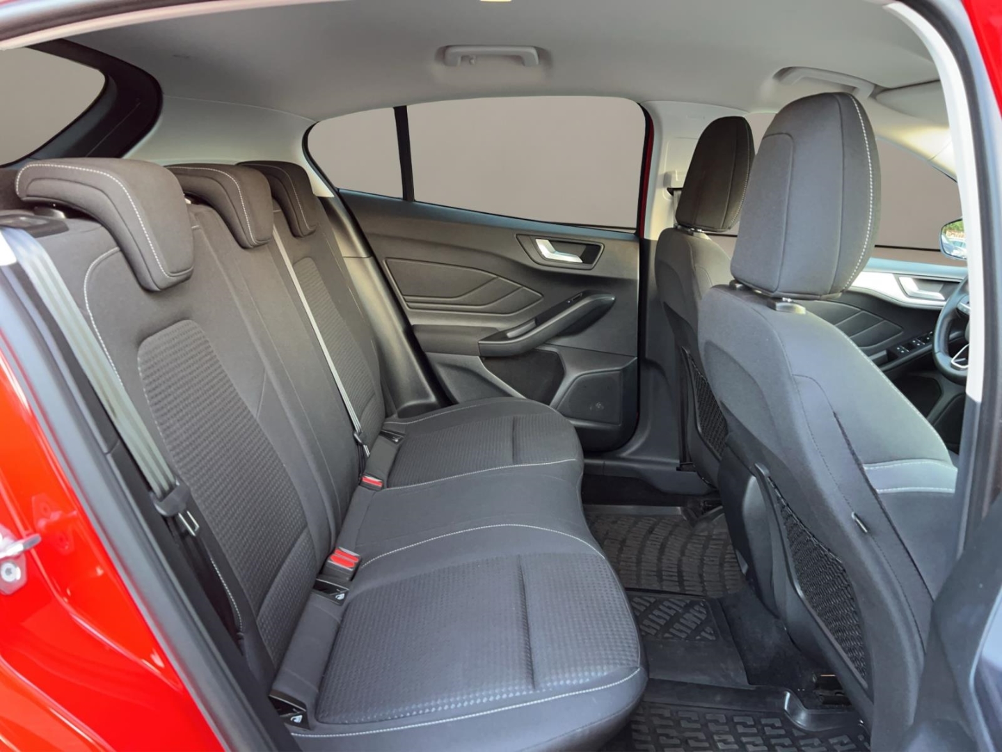 Ford Focus LED,Navi,Tempomat,R.-Kamera,Winter-P.,DAB, race-rot – Bild 16
