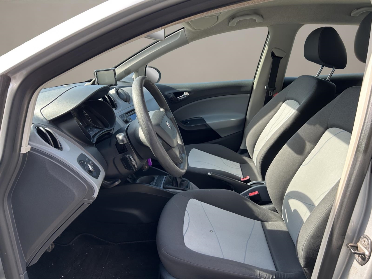 Seat Ibiza ST Reference,Klima, Navi ,Radio MP3, estrella silber – Bild 9