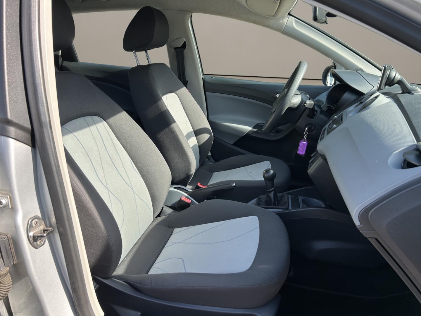Seat Ibiza ST Reference,Klima, Navi ,Radio MP3, estrella silber – Bild 15