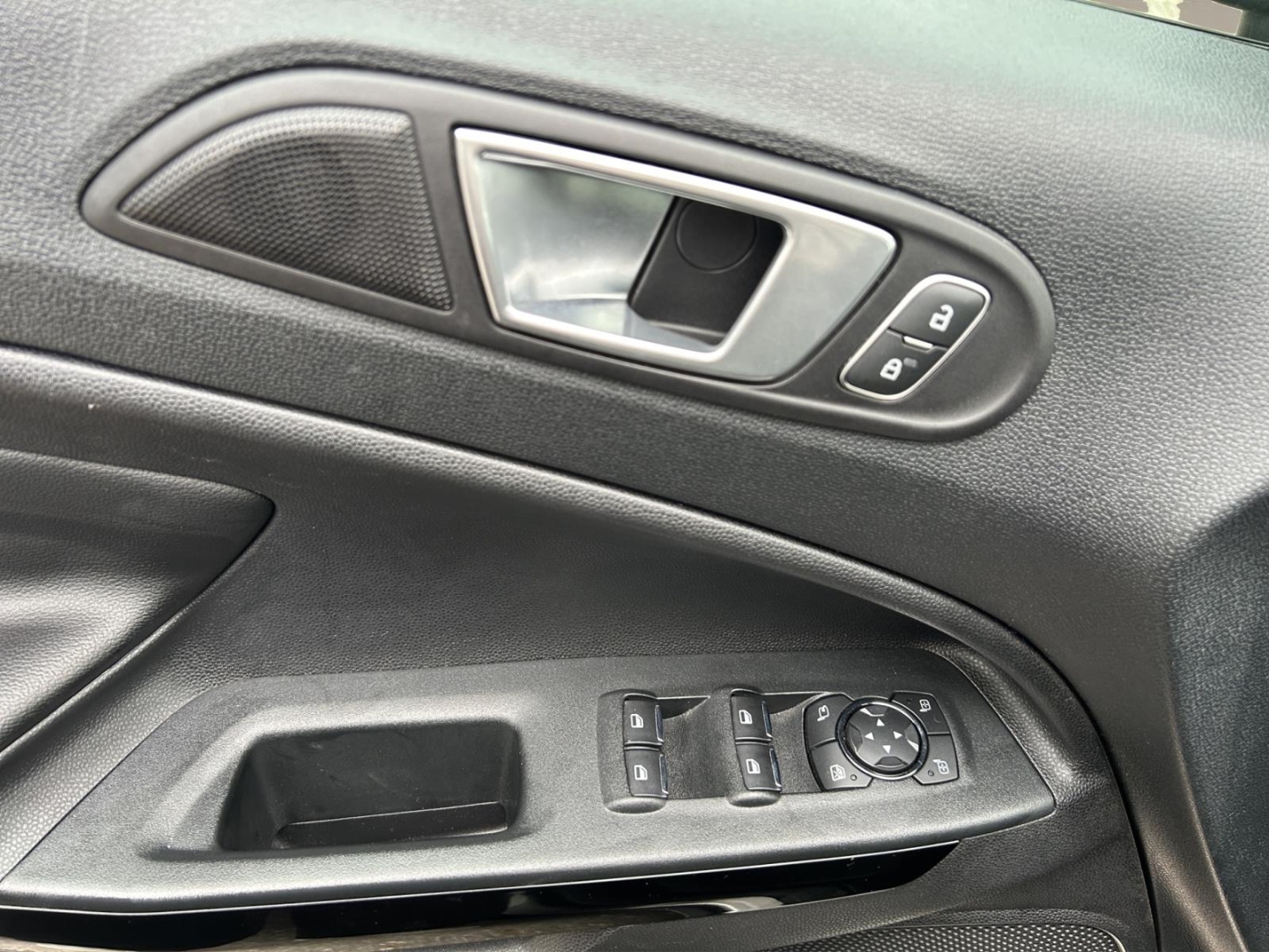 Ford EcoSport Titanium 4X4,AHK,Xenon,Tempomat,Winterpaket, magnetic-grau (metallic) – Bild 10