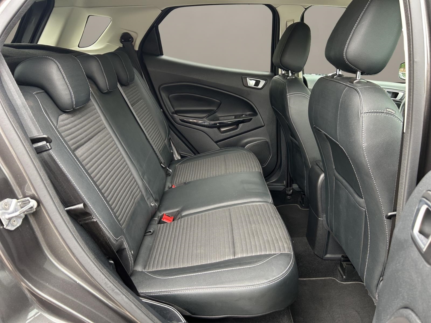 Ford EcoSport Titanium 4X4,AHK,Xenon,Tempomat,Winterpaket, magnetic-grau (metallic) – Bild 16