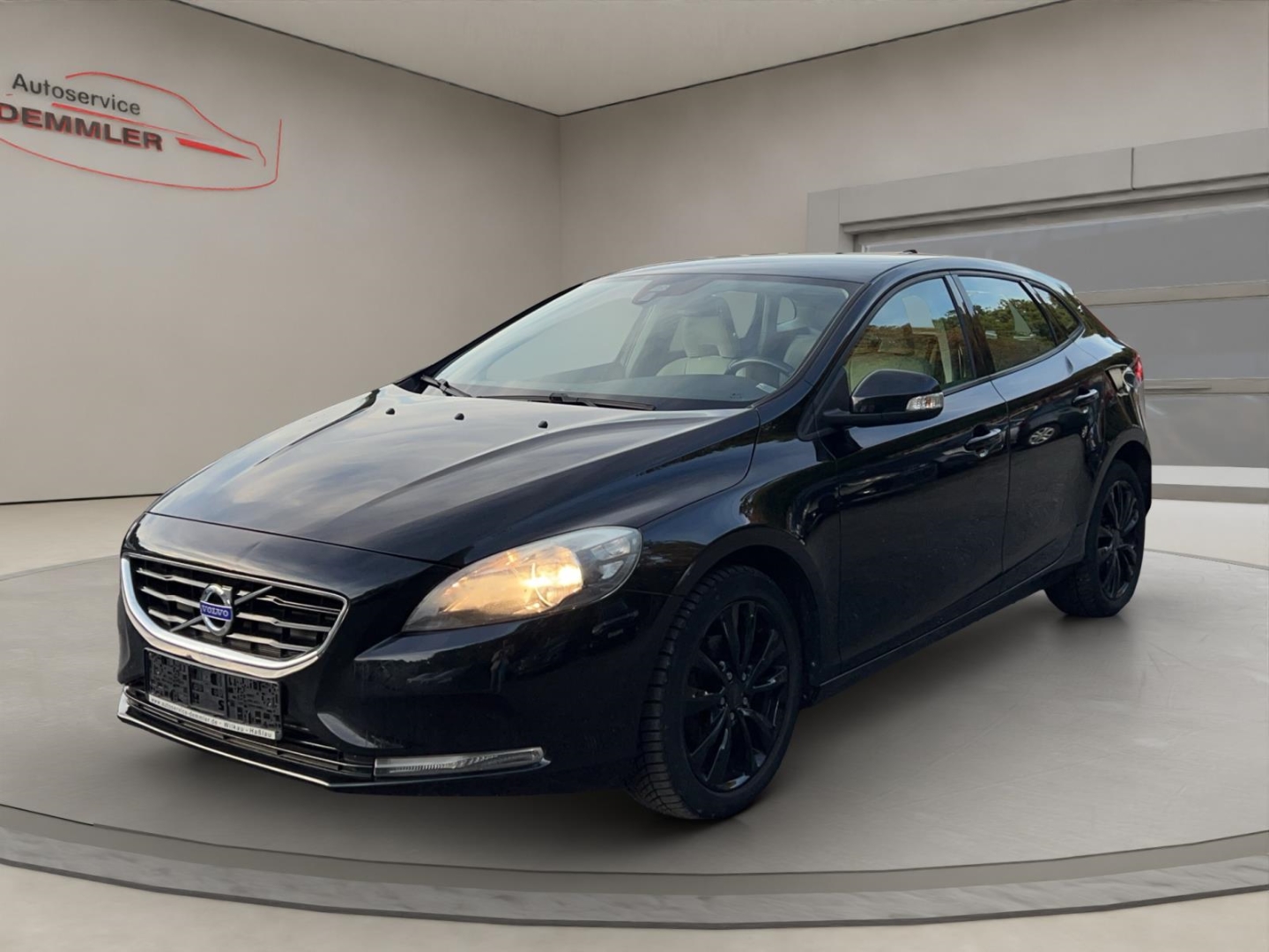 Volvo V40 Navi,Tempomat, Klimaautomatik,Parksensoren, black sapphire / metallic (schwarz)